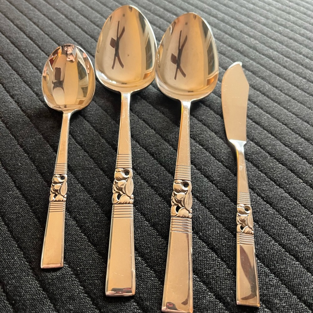 Oneida Community silver-plate serving Set: Morning Star pattern